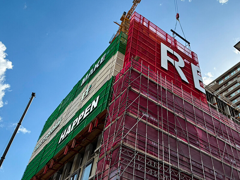 Staalwerk belettering Rotterdam door Hoeklijn Techniek